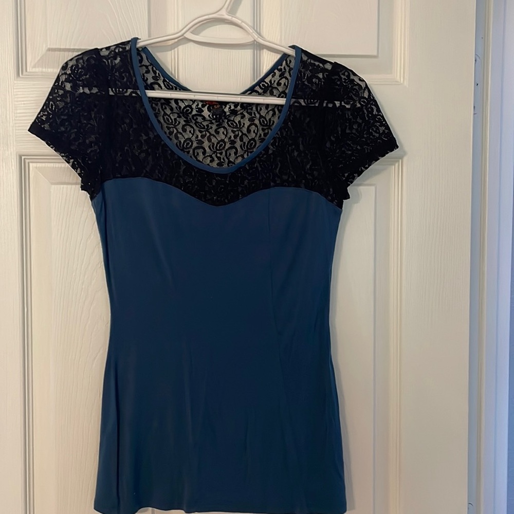 Forever 21 Dressy Top w/Lace